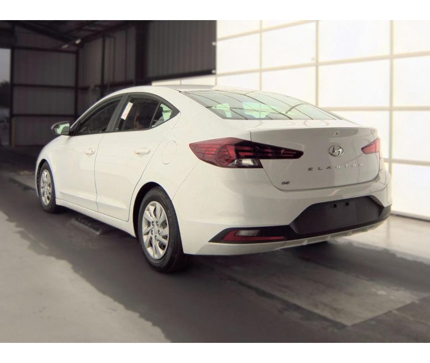 Used 2020 Hyundai Elantra SE w/ Cargo Package (C1) FWD image 8