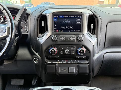 Used 2022 Chevrolet Silverado 1500 LT AWD/4WD image 19