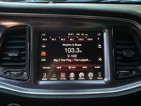 Used 2015 Dodge Challenger R/T RWD image 32