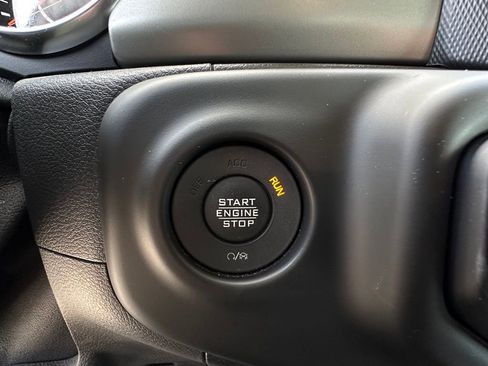 Used 2021 Jeep Gladiator Sport AWD/4WD image 40