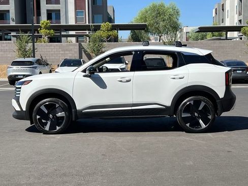 New 2026 Nissan Kicks SR FWD image 2