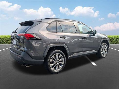 Certified 2022 Toyota RAV4 XLE Premium FWD image 5