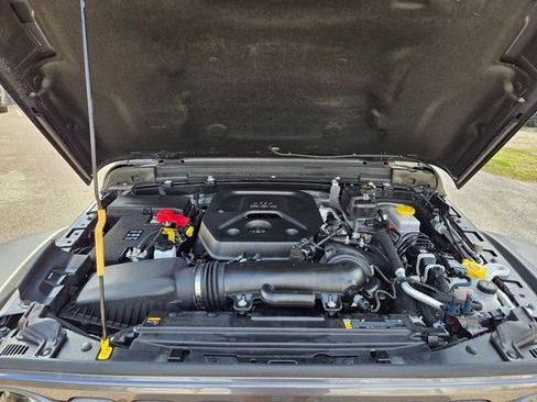 Used 2025 Jeep Wrangler Unlimited Rubicon image 31