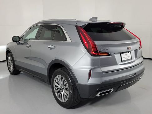Used 2025 Cadillac XT4 Premium Luxury FWD image 4