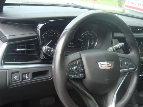 Used 2023 Cadillac XT6 Luxury AWD/4WD image 14
