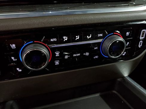 Used 2024 Chevrolet Silverado 2500 LTZ w/ LTZ Premium Package image 18