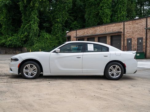 Used 2021 Dodge Charger SXT w/ Leather Interior Group RWD image 4