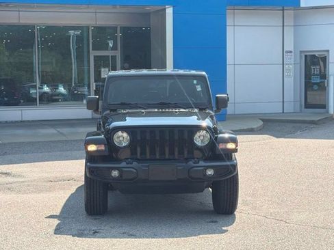 Used 2020 Jeep Wrangler Unlimited Sahara AWD/4WD image 8