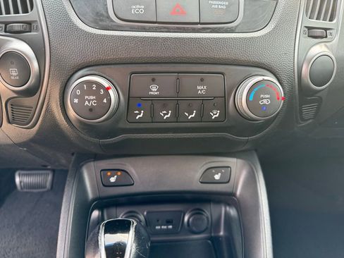 Used 2014 Hyundai Tucson SE image 19