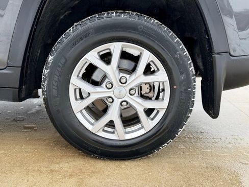 Used 2022 Jeep Grand Cherokee Limited image 7