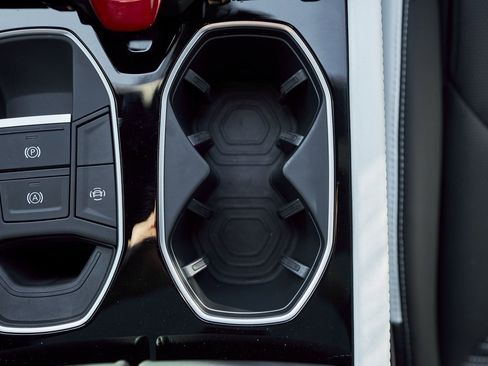 Used 2025 Lamborghini Urus SE image 66