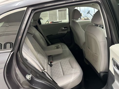 Used 2019 Kia Niro LX image 26