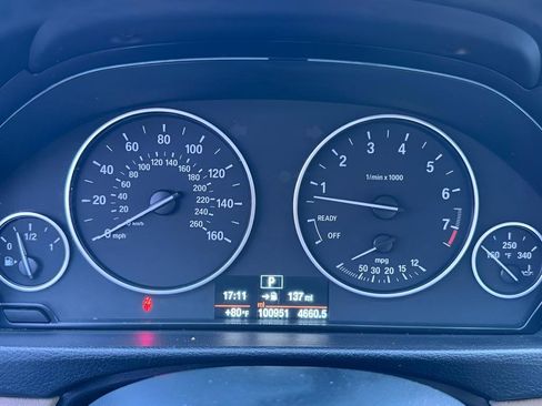 Used 2018 BMW 320i Sedan RWD image 8