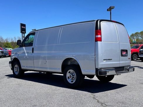 New 2026 GMC Savana 2500 w/ Driver Convenience Package RWD image 7