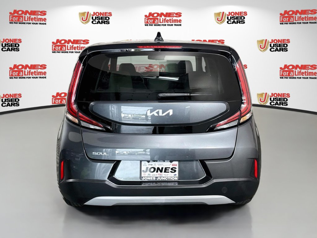 Used 2023 Kia Soul LX FWD image 14