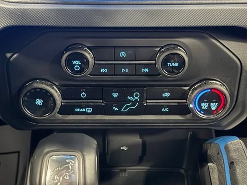 Certified 2024 Ford Bronco Black Diamond AWD/4WD image 27