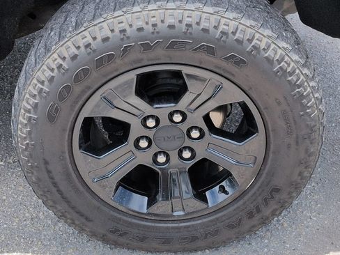Used 2017 GMC Sierra 1500 SLT w/ All Terrain X Package AWD/4WD image 11