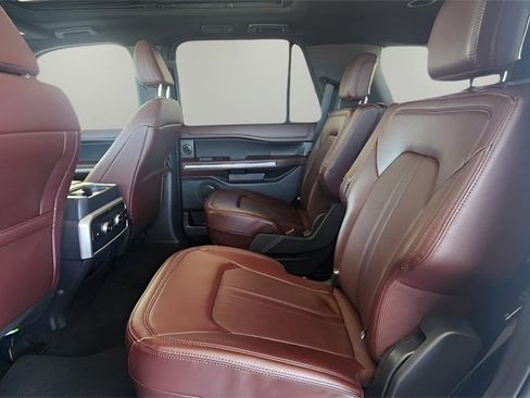 Used 2024 Ford Expedition Limited image 18