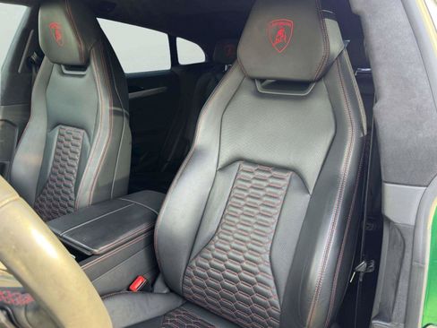 Used 2021 Lamborghini Urus AWD/4WD image 30