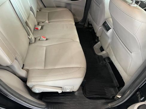 Used 2017 Toyota Highlander XLE image 26