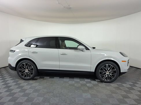 Used 2026 Porsche Cayenne AWD/4WD image 9