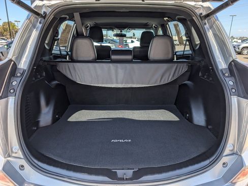 Used 2016 Toyota RAV4 SE image 9