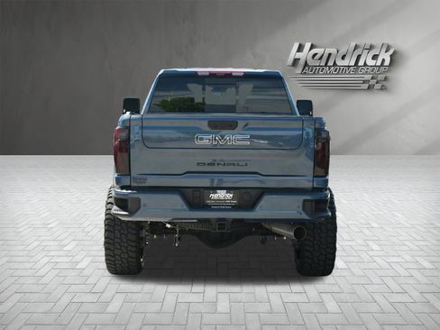 Used 2025 GMC Sierra 2500 Denali Ultimate AWD/4WD image 9