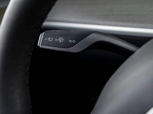 Used 2023 Tesla Model Y Performance AWD/4WD image 18