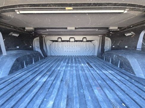 Used 2024 GMC Sierra 1500 AT4 w/ Technology Package image 11