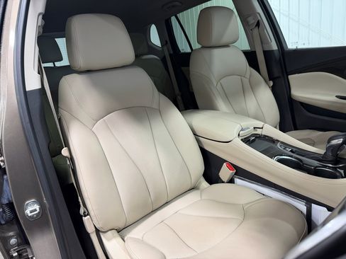 Used 2019 Buick Envision Premium image 37