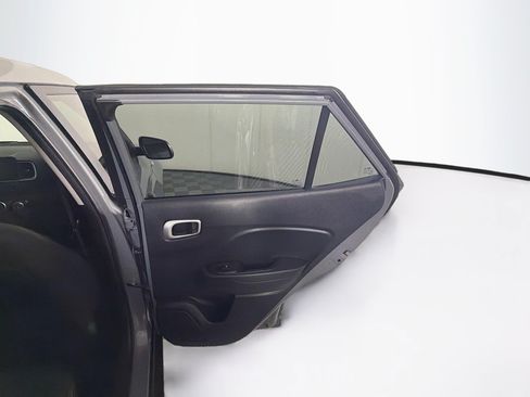 Used 2020 Hyundai Venue SEL FWD image 28