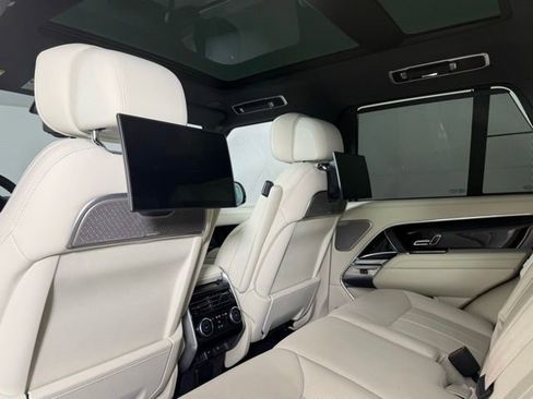 Used 2025 Land Rover Range Rover Autobiography AWD/4WD image 25
