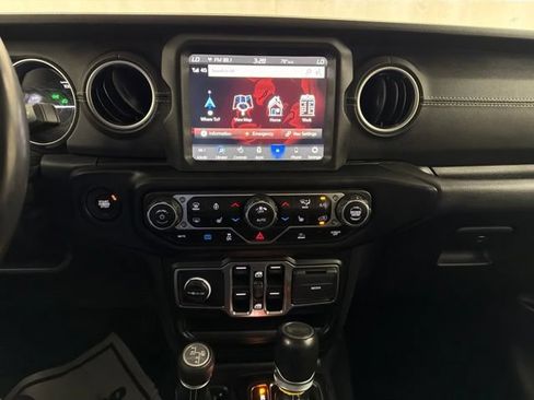 Used 2023 Jeep Wrangler Unlimited Sahara w/ Cold Weather Group AWD/4WD image 19
