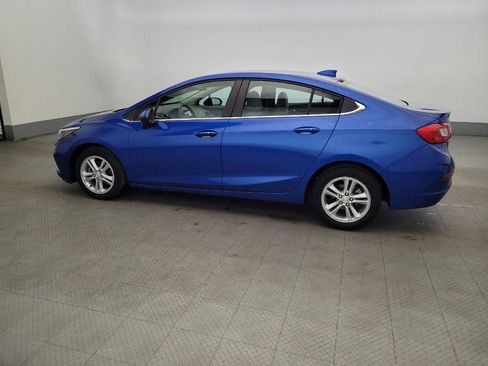 Used 2017 Chevrolet Cruze LT w/ Convenience Package image 3