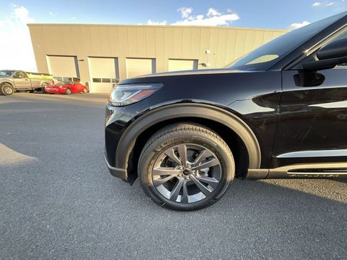 New 2026 Ford Explorer Active w/ Active Comfort Package image 10