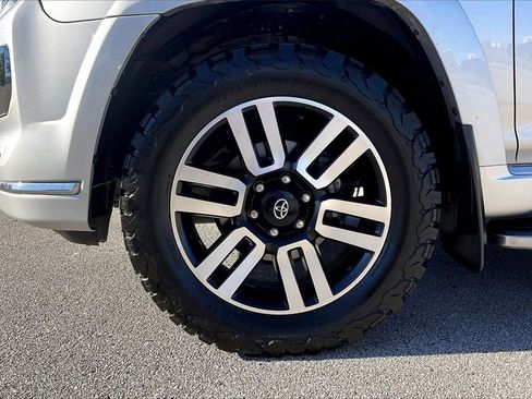 Used 2022 Toyota 4Runner Limited image 5