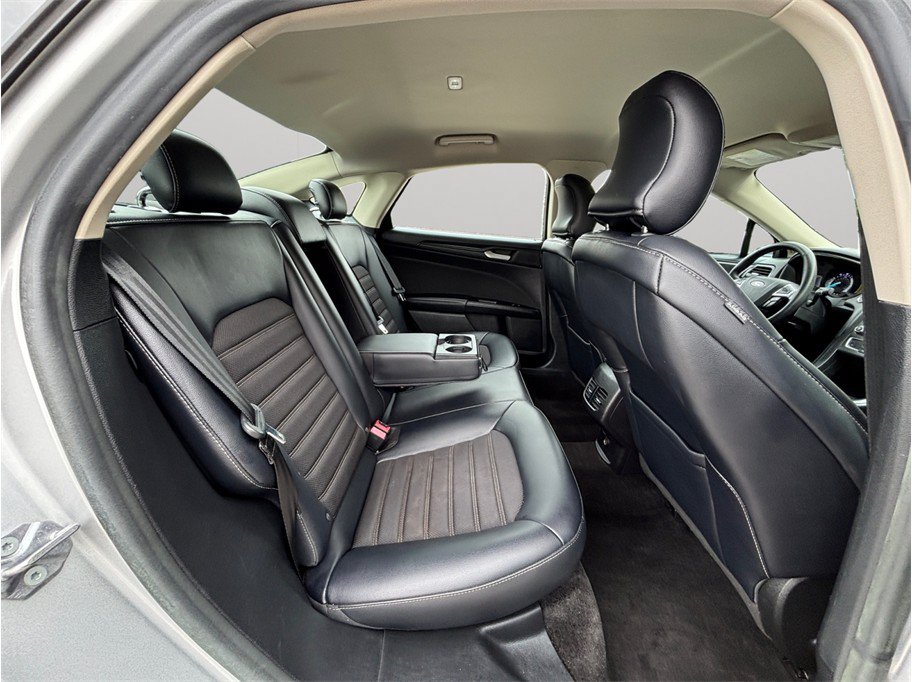 Used 2018 Ford Fusion SE w/ Equipment Group 201A FWD image 34