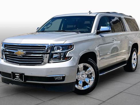 Used 2016 Chevrolet Suburban LTZ RWD image 37