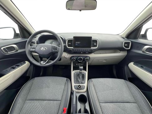 New 2025 Hyundai Venue Limited image 13