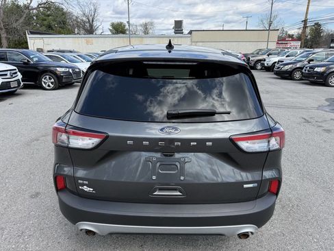 Used 2020 Ford Escape SE image 4