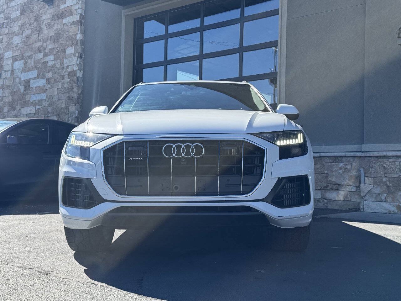 Used 2019 Audi Q8 Prestige AWD/4WD image 3