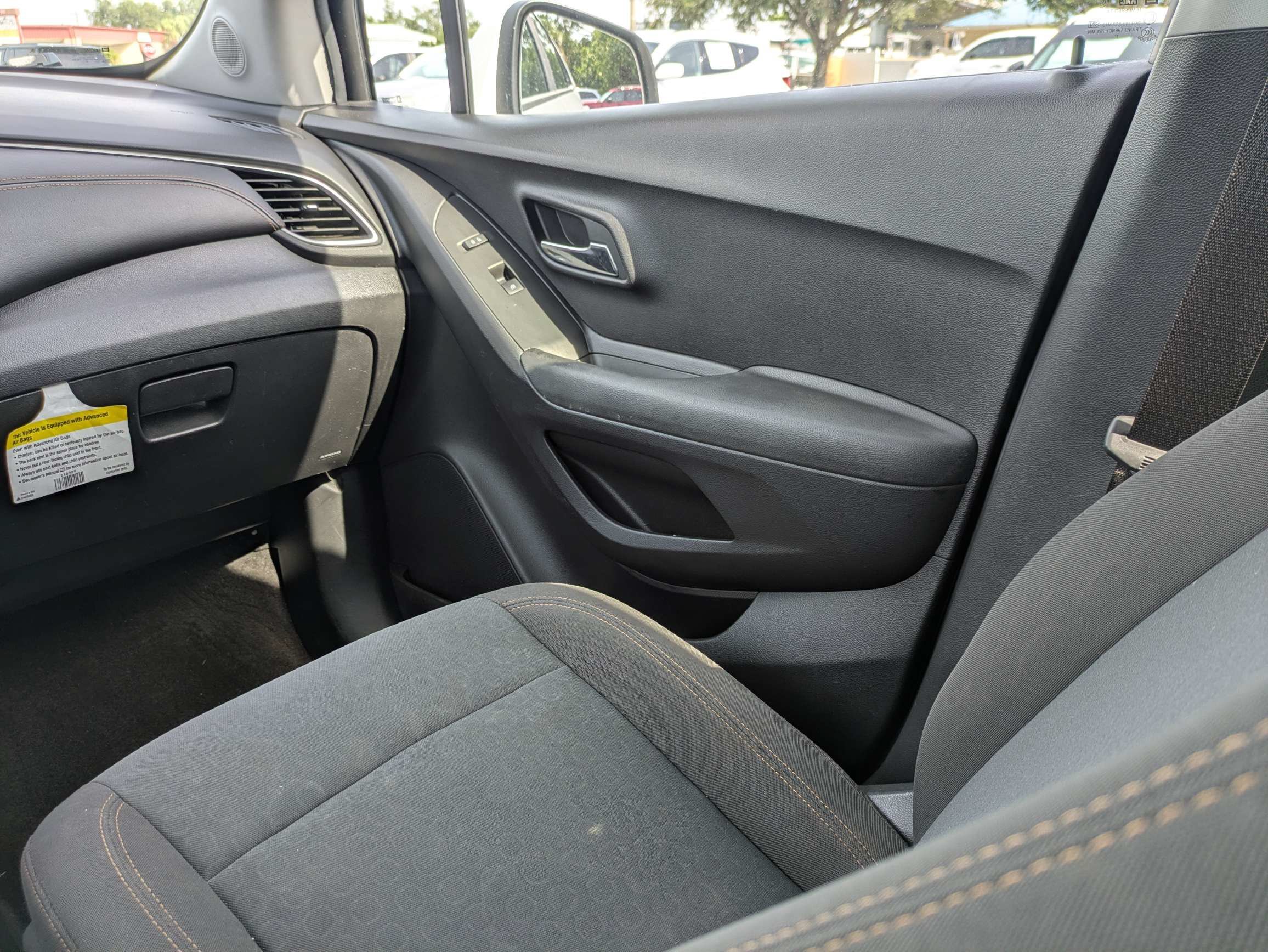 Used 2018 Chevrolet Trax LS FWD image 18