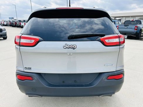 Used 2015 Jeep Cherokee Latitude w/ Cold Weather Group image 32