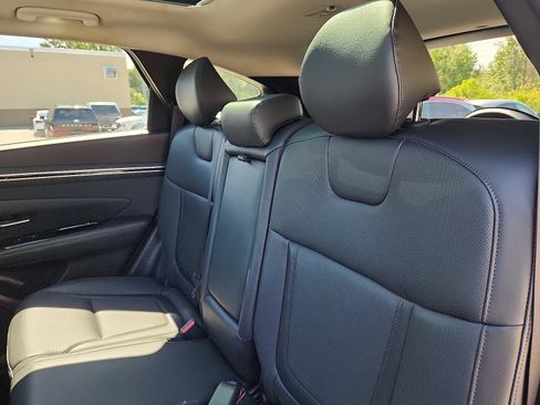 Used 2022 Hyundai Tucson Limited w/ Winter Package image 26