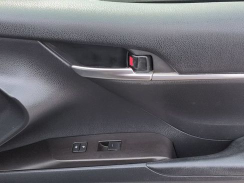 Used 2022 Toyota Camry SE FWD image 34