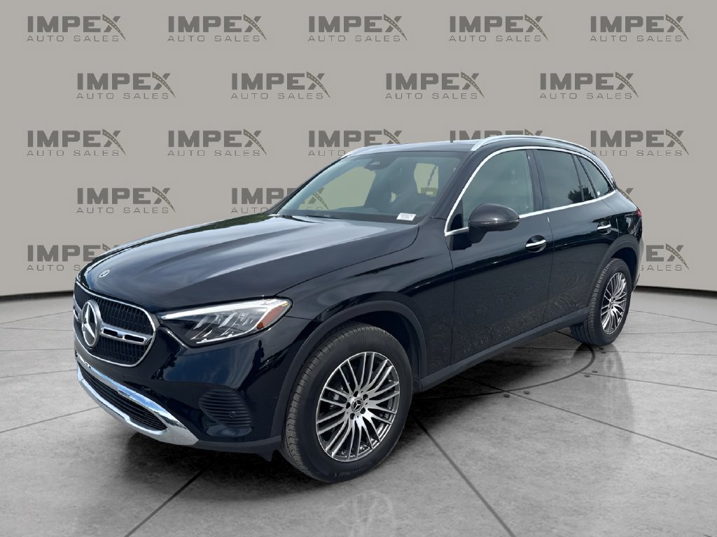 Used 2025 Mercedes-Benz GLC 300 image 1