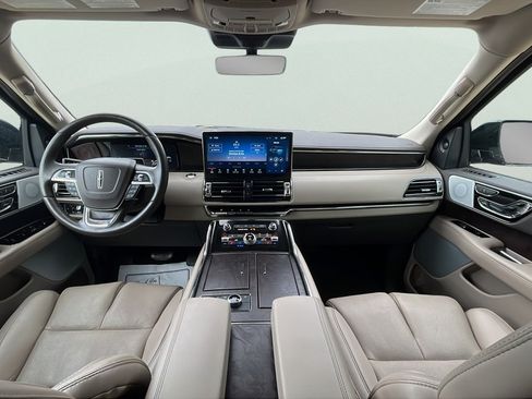 Used 2022 Lincoln Navigator L Reserve AWD/4WD image 9