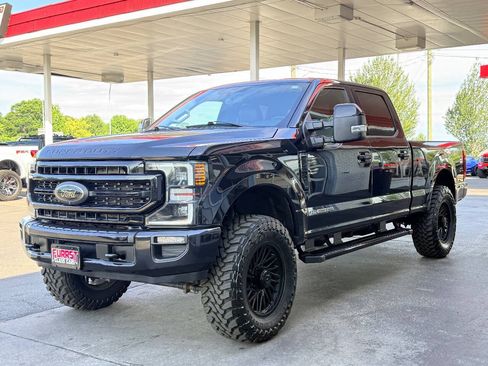 Used 2022 Ford F250 Lariat w/ Black Appearance Package AWD/4WD image 6