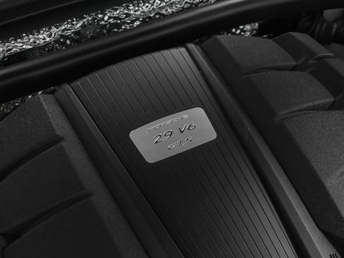 Certified 2025 Porsche Macan GTS image 20