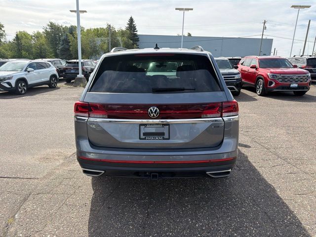 Certified 2025 Volkswagen Atlas SE AWD/4WD image 4